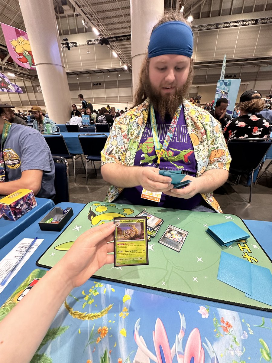 competed in my first pokemon tournament (NAIC) and Did Not Do Great but that’s the fun of it! my fav opponent ran forretress EX/brambleghast and had a turn where he threw 11 dice for a KO. 

nola was v fun and happy to meet many more poképeeps :)

my goal is to never DPL again 😛