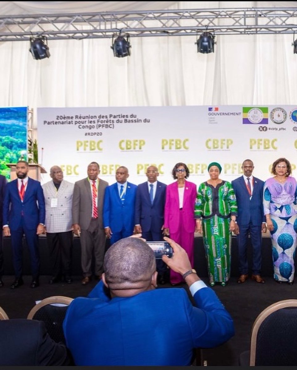 Mellychristenvi's tweet photo. Cette semaine, consacrée mondialement sur l’environnement, a été marquée par la 20e réunion des parties pour les forêts du bassin du Congo.
@Evebazaiba @MbomboStephanie @SuminwaJudith @Presidence_RDC
#PFBC #comifac #Bassinducongo #changementclimatique
#christenviemelly https://t.co/otokFYjwcU
