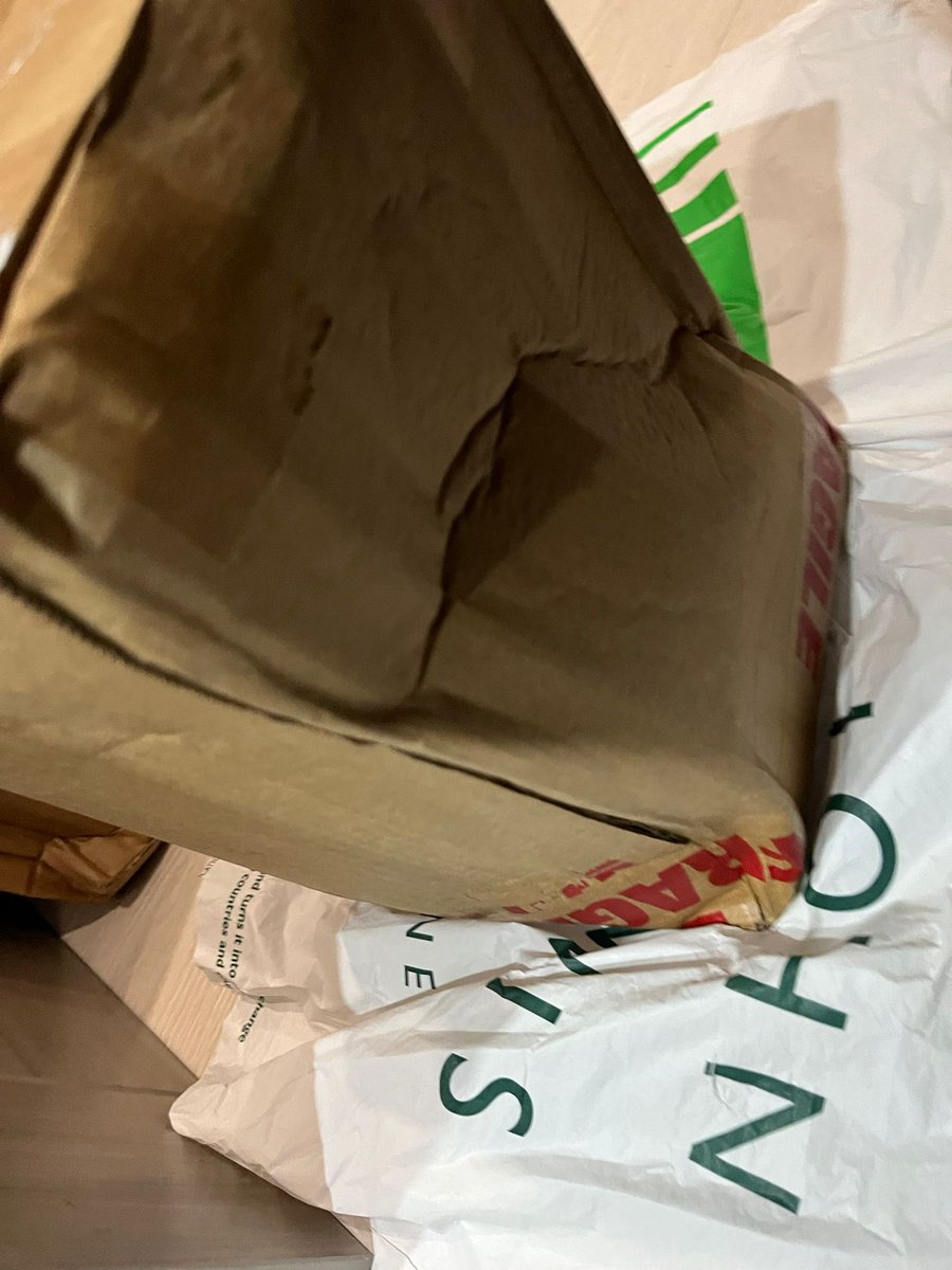 What happened to <a href="/DPDUK/">D.P.D UK</a>’s reliable service?! Is there a strike going on perhaps?
First hundreds of GBP damage with paint cans being thrown around and now <a href="/goustocooking/">Gousto</a> food parcels clearly damaged when labeled as “handle with care”