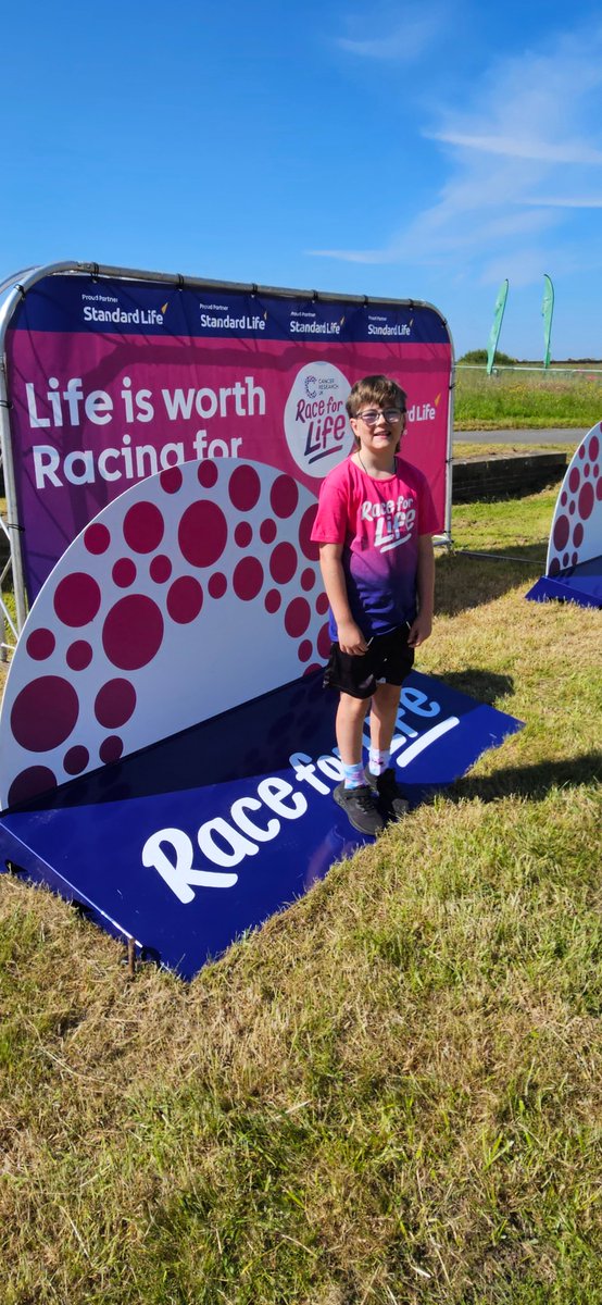 ParcyTywyn's tweet photo. Llongyfarchiadau i'n disgyblion am gymryd rhan yn y Ras am Fywyd yn Llanelli. Gwaith gwych! Congratulations to our pupils for taking part in the Race for Life in Llanelli. Great work!
#PyT #Pod3 #iechydalles 👏🏅 https://t.co/ABJtdOLgRA