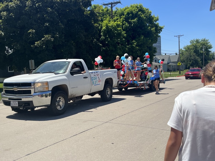 AthleticsCbhs's tweet photo. Cedar Days Parade was a big success again. Band sounded great and the cheerleaders and athletes represented the school well. Thank you to the Cedar Days Committee for planning such a great weekend! https://t.co/6AtL5UxzaM