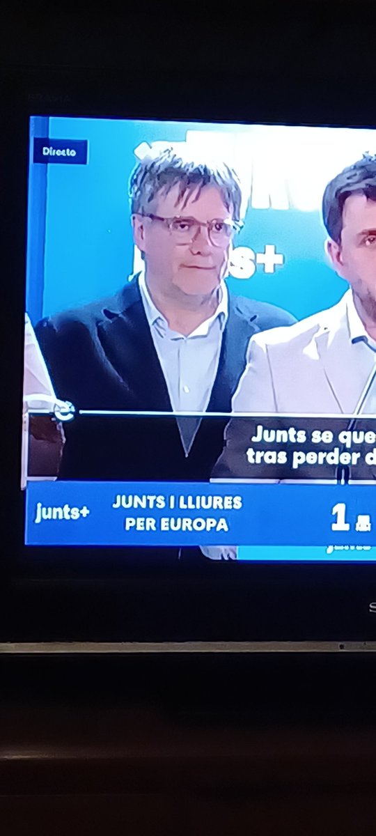 Y ahora, <a href="/cucagamarra/">Cuca Gamarra</a>... A por la moción de censura ¿Ehhh...?
<a href="/KRLS/">krls.eth / Carles Puigdemont</a> está entusiasmado...