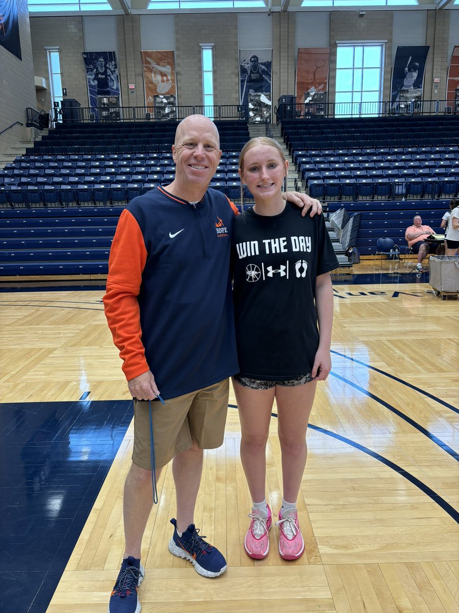 kiefer130's tweet image. thank you @HopeCollegeWBB for an amazing camp today!