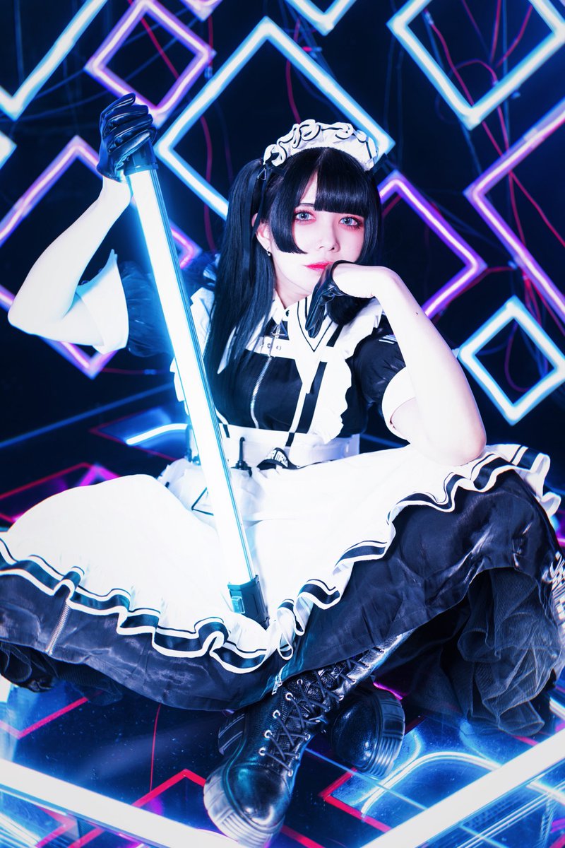守りたいのか守られたいのか、
はっきりなさいませご主人様…
📷：@shooting_geek 
#きょうのあまがみ #メイド #ロングメイド