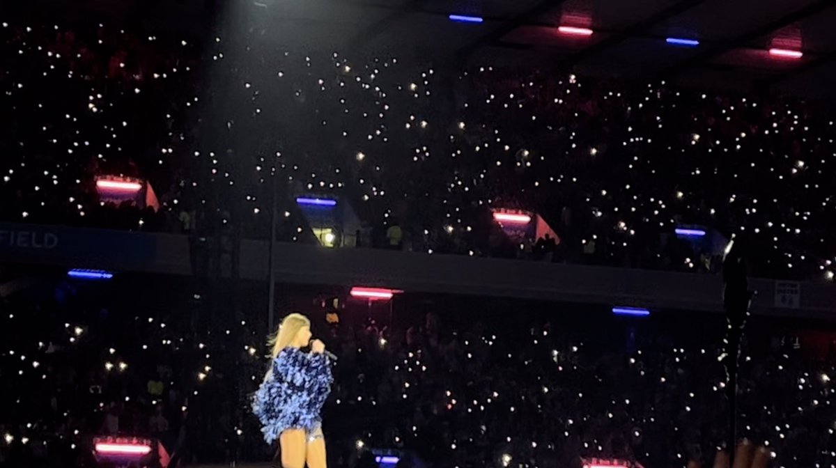 BethLWard's tweet photo. Some photos of Taylor Swift that I TOOK !!! https://t.co/OONPUM0D4P