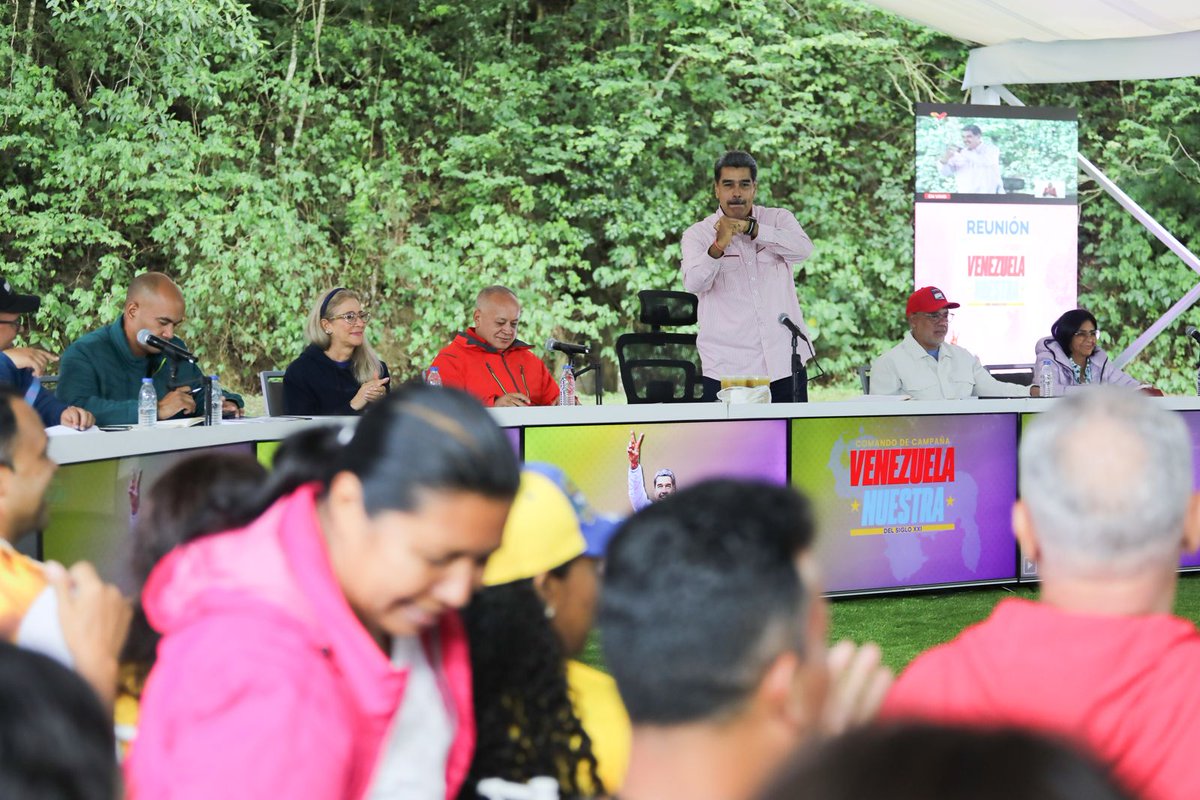 luchaalmada's tweet photo. #Ahora Jefa del Equipo de Estrategia Electoral del Comando de Campaña Venezuela Nuestra @ConCiliaFlores: La Victoria del #28Jul representa la paz, el futuro, desarrollo, bienestar; es dar continuidad con nuestra soberanía, dignidad y el reconocimiento que hemos logrado ante el mundo.

#09Jun
#VenezuelaX10