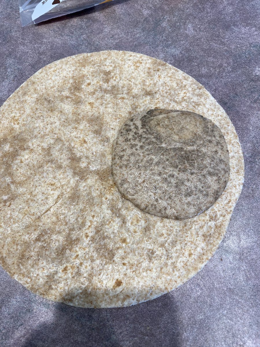 shimanamanni's tweet photo. @WonderBreadUSA hey wonder bread what the heck is this https://t.co/lrHmgGBzKf