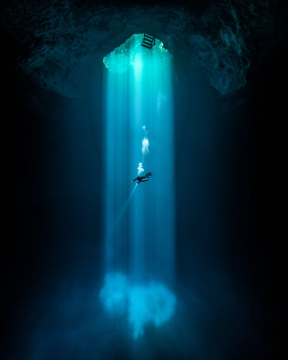 tstgeorge's tweet photo. The Descent - descending through a brilliant shaft of light in crystal clear water.

#DIVEsBigShotCaves #AggressorAdventures @DiveMagazine https://t.co/X7UoC585sj