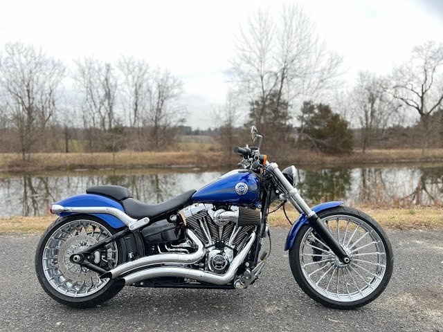 Yes it's a Google image I will take pictures of mine tomorrow when it's delivered. 2015 harley davidson breakout #ftw #rideyourshit