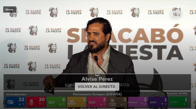 PoliticayModa's tweet photo. Manual para reconocer #alertacaspa
1. Gestos que transmitan miedo/frustración/odio
2. "Bruteja": pecho lobo, cabello engominado o gel
3. Chilla (aún teniendo micro)
#bodylanguage #powerdressing #escenografia https://t.co/JjHNrNfaia