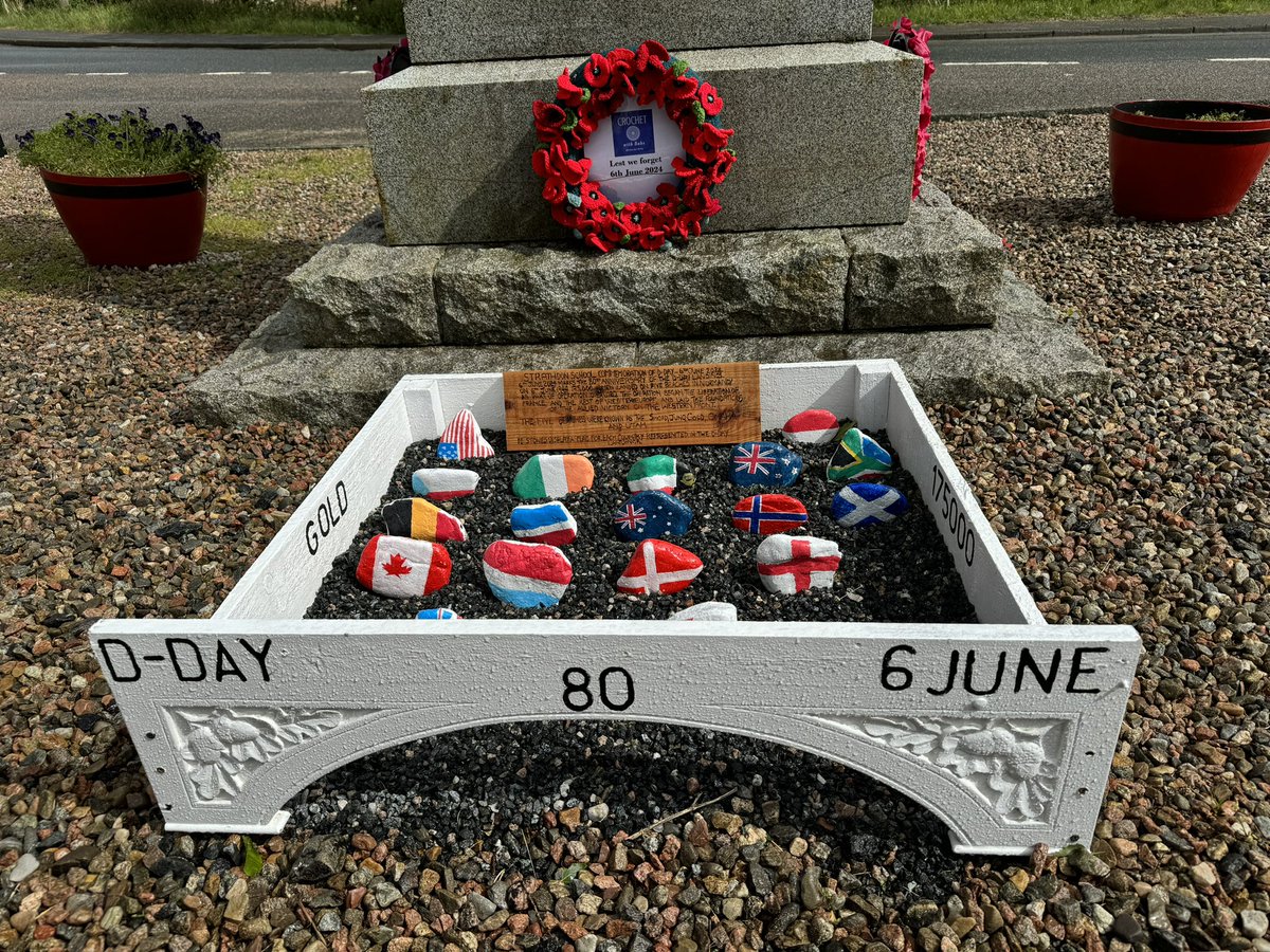 TheShireFlag's tweet photo. The lovely D-Day commemoration flags at the War Memorial in Bellabeg, Strathdon, Aberdeenshire. #DDayLandingsCommemoration #Flags https://t.co/VkSxAUR8YN