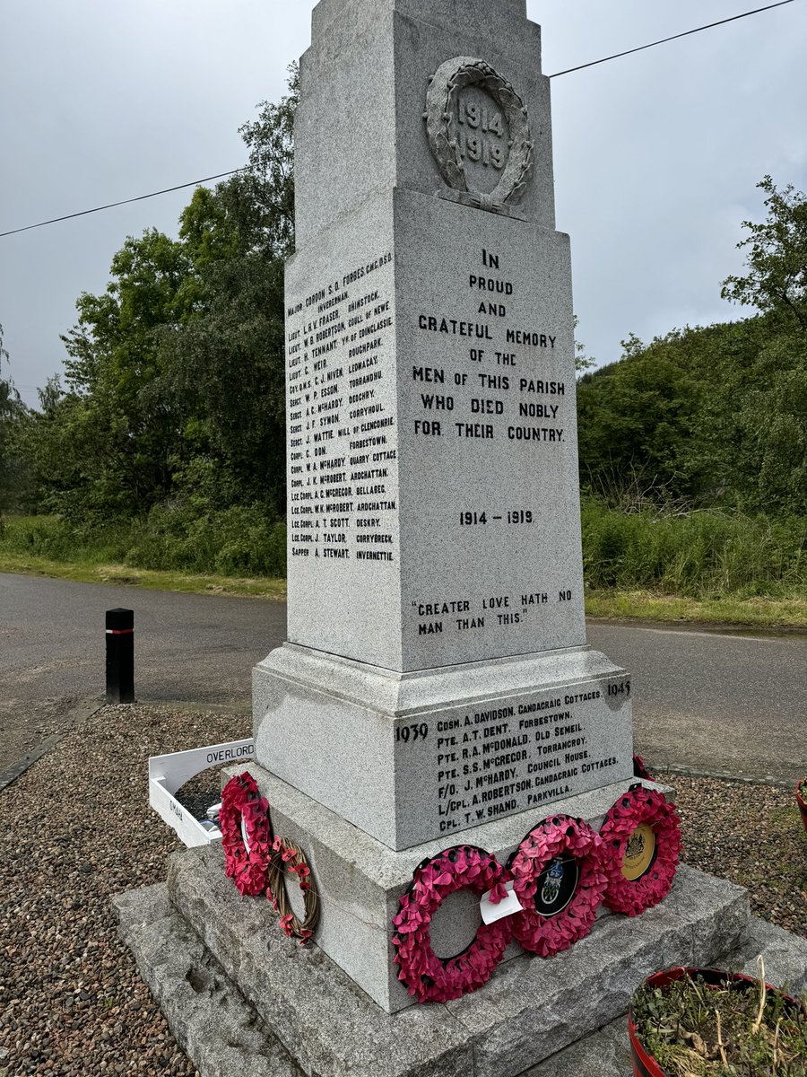 TheShireFlag's tweet photo. The lovely D-Day commemoration flags at the War Memorial in Bellabeg, Strathdon, Aberdeenshire. #DDayLandingsCommemoration #Flags https://t.co/VkSxAUR8YN