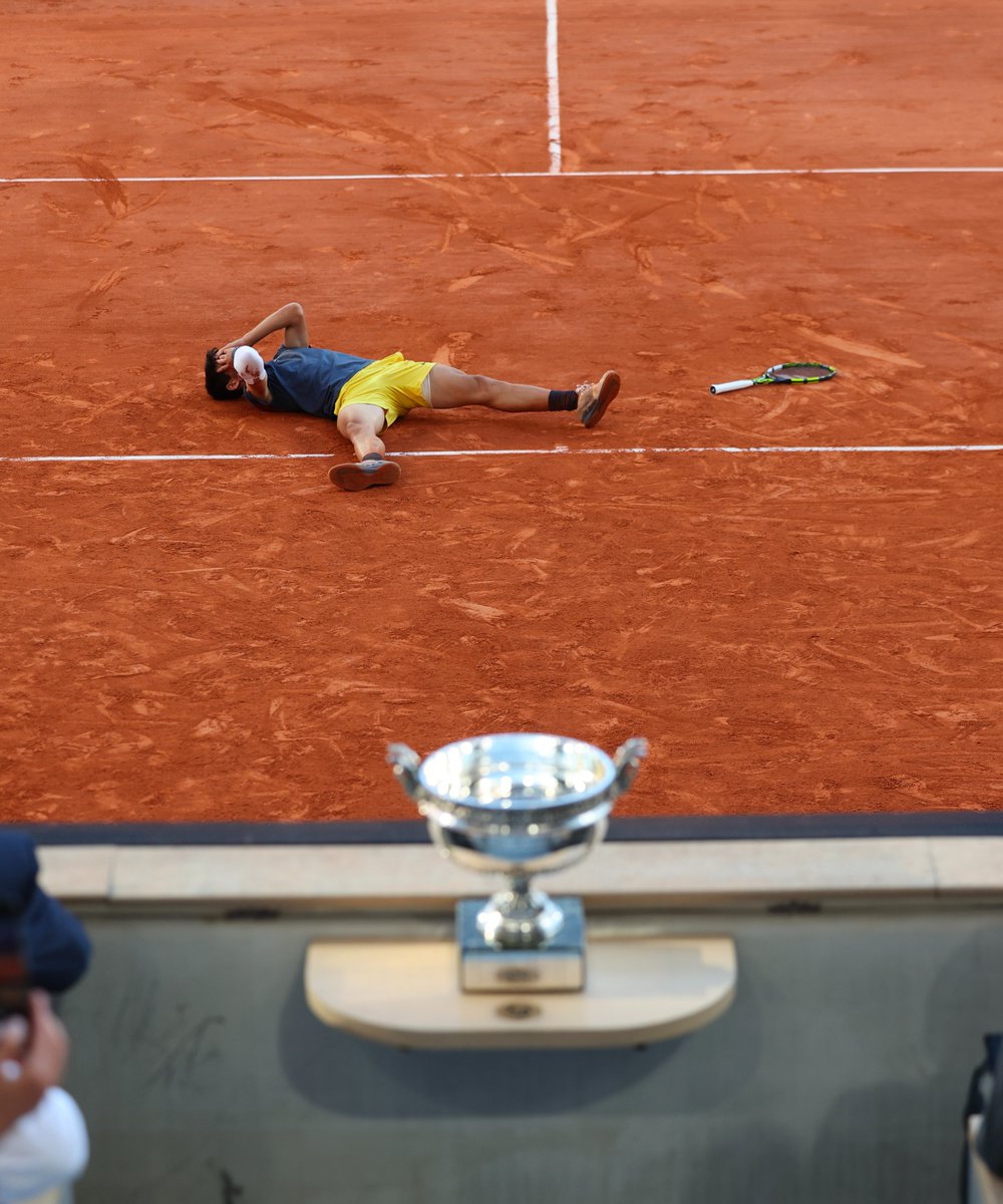 rolandgarros's tweet photo. "Bonne nuit" ✨🇫🇷 https://t.co/ZNWa8HBTGd
