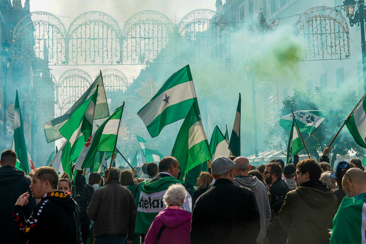 joseigs_'s tweet photo. Ni peleitas ni oportunismos personales, es tiempo de trabajo e imaginación. Vamos a por todas para echar al PP de Andalucía. 💪

Creedme, hay espacio, vamos a construir la alternativa del pueblo para el pueblo: Contra los que venden Andalucía a trozos, las que la defendemos. 💚 https://t.co/mENuj7eiWC
