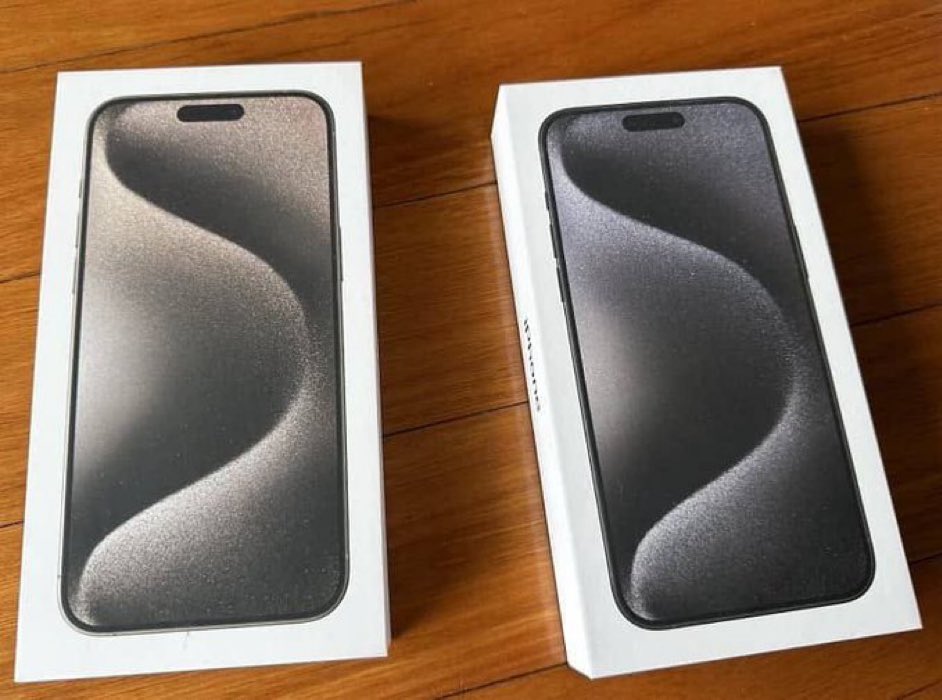TrueTechRoom's tweet photo. We are Giving away 2 x IPhone 15 Pro Max to 2 lucky winners!

To Enter:

▫️ 🤝🏻 Follow 
▫️ ❤️ Like &amp; Retweet ♻️
▫️ 💭 Comment “Done” 
▫ 📩 DM iPhone

Ends in 72 hours ⏱️ https://t.co/bCk9L8NXHQ