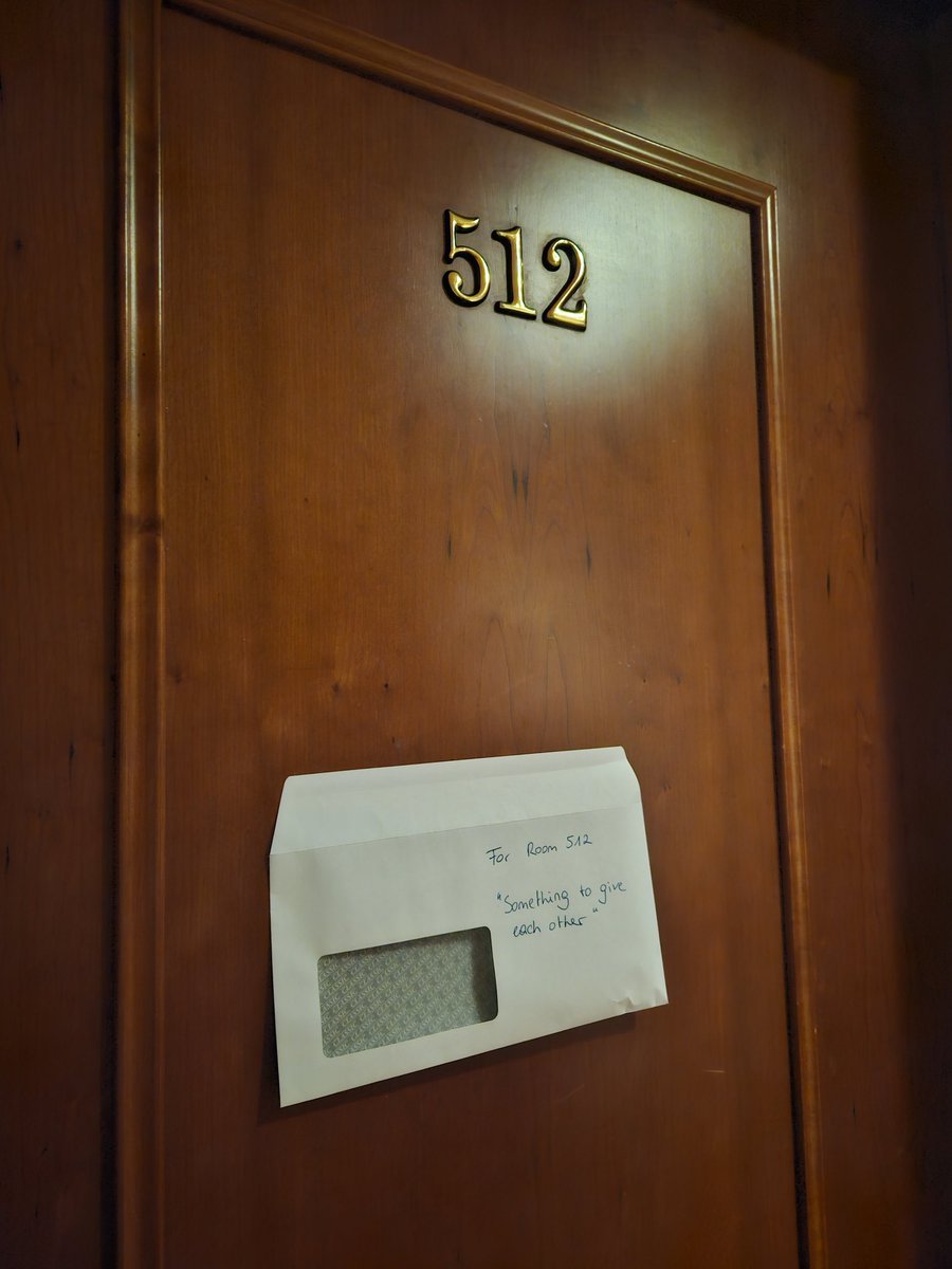 _Burczymucha_'s tweet photo. We are looking for people who slept at Belvedere Hotel in Prague, went to Troye Sivan's concert and who left this envelope with these cute bracelets at out door! Thank you so much! #somethingtogiveeachother #troyesivan everyone please retweet this, I hope we can find them 🤍 https://t.co/KlpoBAq9NQ