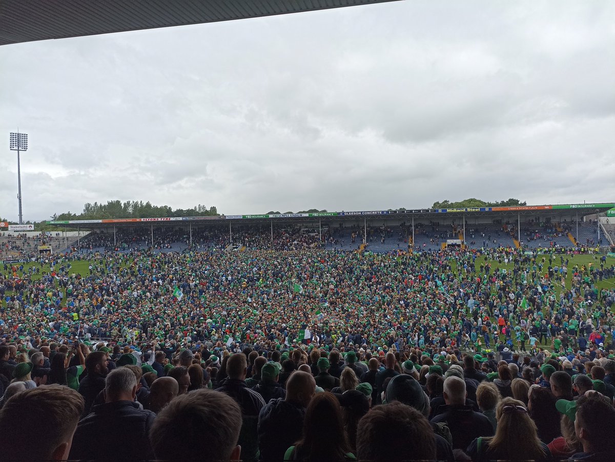 History made as Limerick become the first county to win 6 Munster senior hurling championships in a row! #LuimneachAbu!