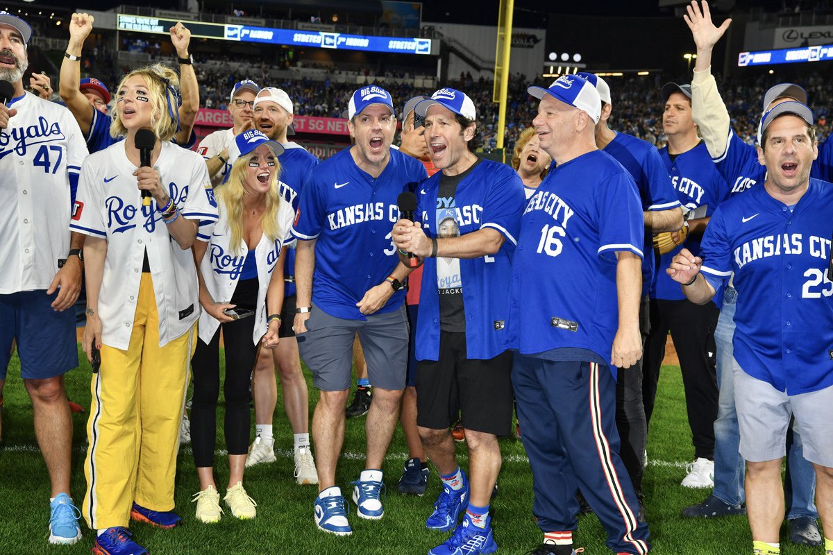 Kat_McNamara's tweet image. There’s no place like home! 🩵#BigSlickKC took us out to the ballgame @KCRoyals! Our #DreamTeam was glovi’n it! 🥎 We had some #SeriousFun playing to benefit @ChildrensMercy (even #DomSherwood and @AlexKinsey came and had a ball!) Catch us next year for more hilarity and