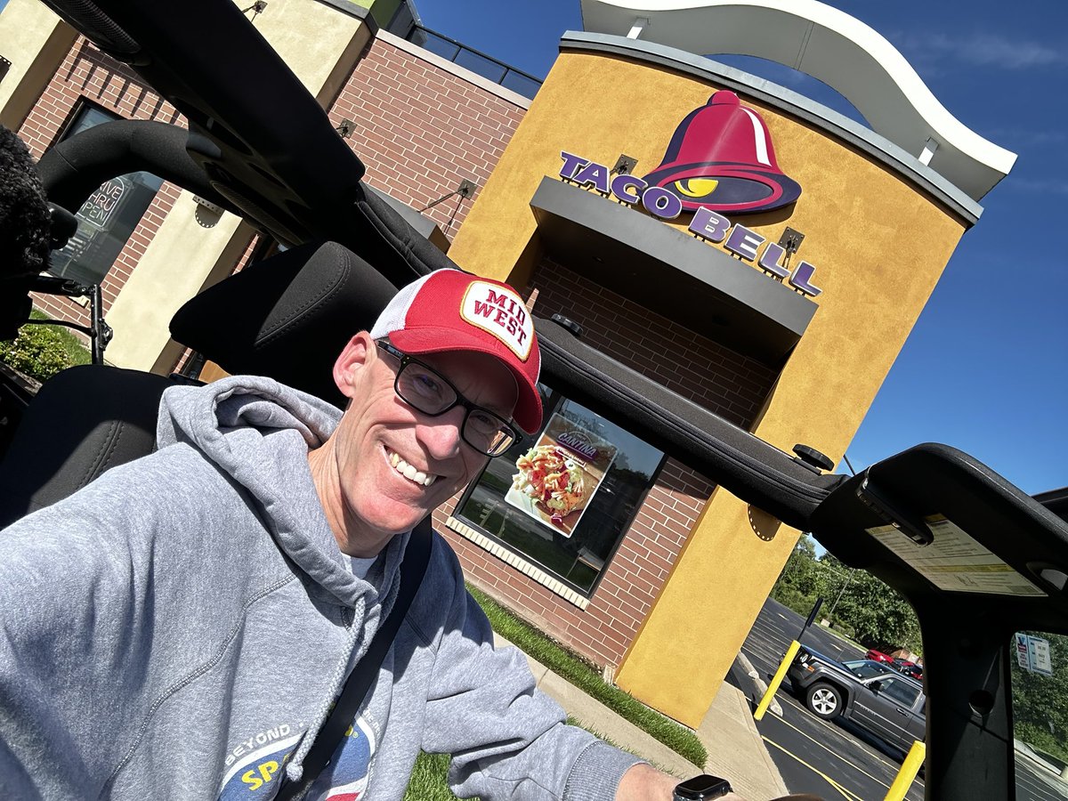 BeOurGuestMike's tweet photo. The Pre-game meal for tonightβs Live Call-in Show! This #TacoBell #cheeseittostada is LEGIT! #cheeseIt https://t.co/mgorNV1HLJ