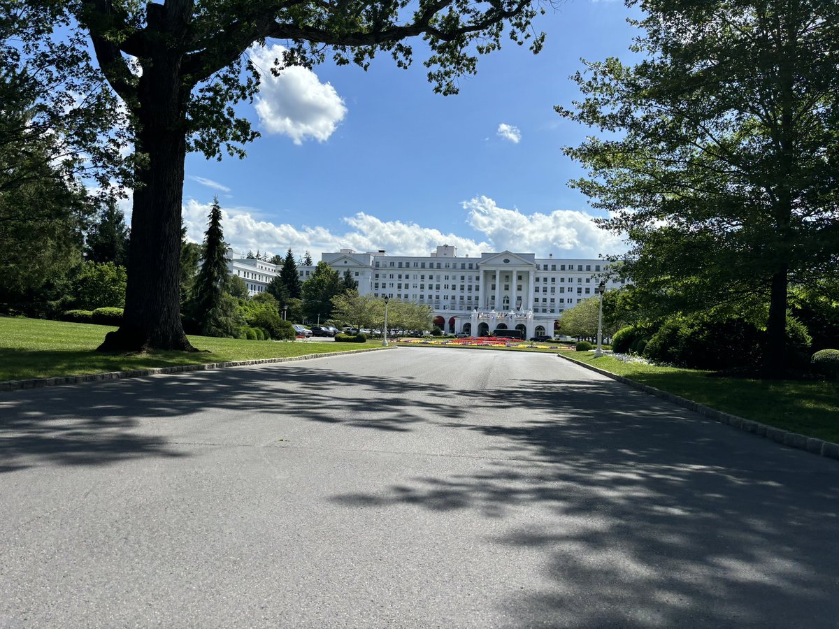 secorsig's tweet photo. Awesome course. Awesome place. Awesome people. Cool experience to play a course that’s held the Ryder Cup, PGA Tour, and LIV.
Quest to play all Golf Digest top 100 public courses continues. Knocked another one off today #OldWhite #TheGreenbrier @GolfGreenbrier https://t.co/ZWkAOObA6O