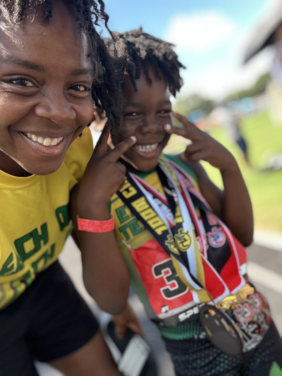 Exquisite_OSB's tweet photo. Happy Sunday yall!!! My baby did his big one this weekend. Triple champion (100m/200m and 4x1) at the SpeedCapital and he was MVP of the 6U group. @E_O_T_O_ELITE #TripleChampion #SpeedCapital #GiscombeFast #Blessed https://t.co/IWI64kZ3XO