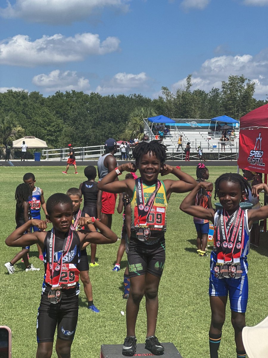 Exquisite_OSB's tweet photo. Happy Sunday yall!!! My baby did his big one this weekend. Triple champion (100m/200m and 4x1) at the SpeedCapital and he was MVP of the 6U group. @E_O_T_O_ELITE #TripleChampion #SpeedCapital #GiscombeFast #Blessed https://t.co/IWI64kZ3XO