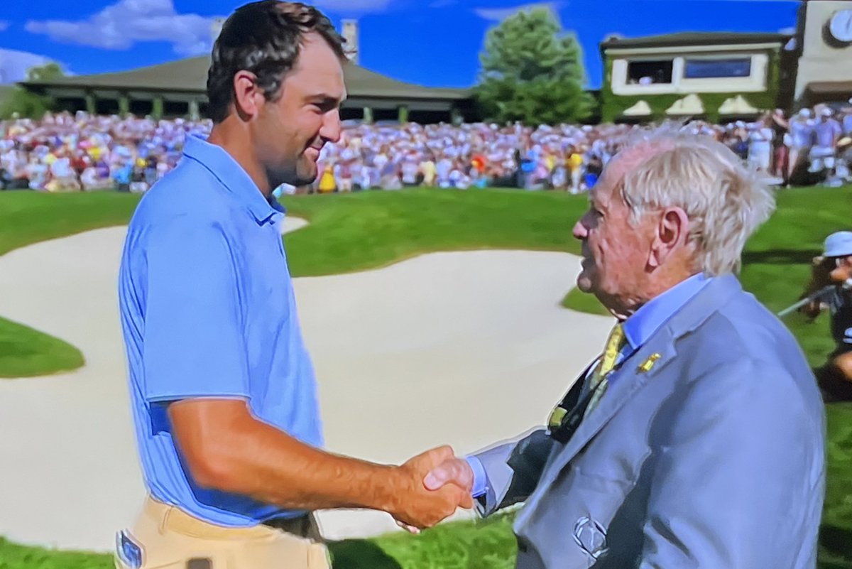 Super70sSports's tweet image. Prison bars cannot contain this man.