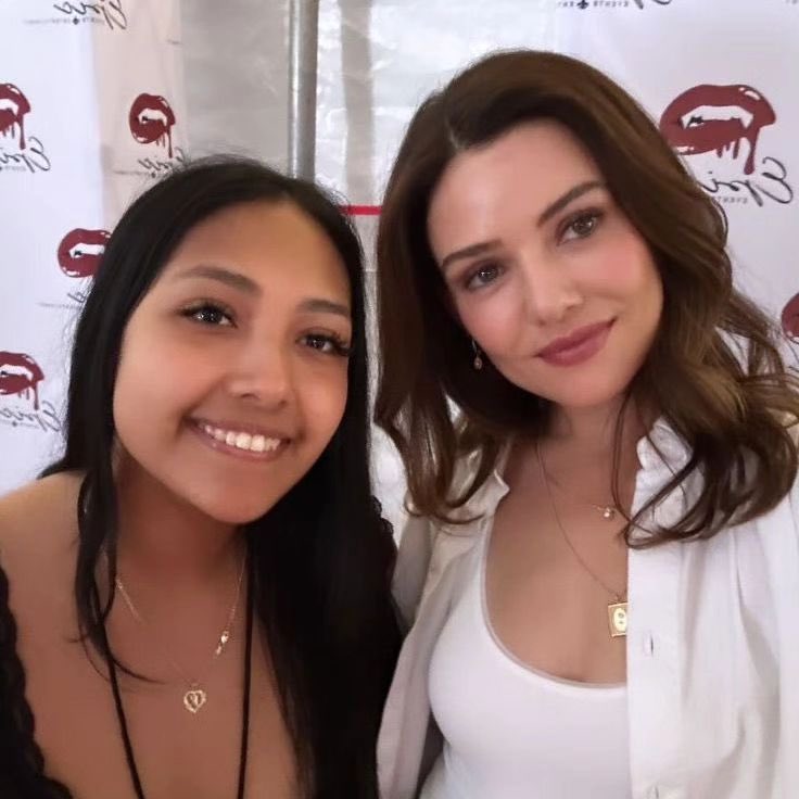 Danielle campbell Fan tweet media
