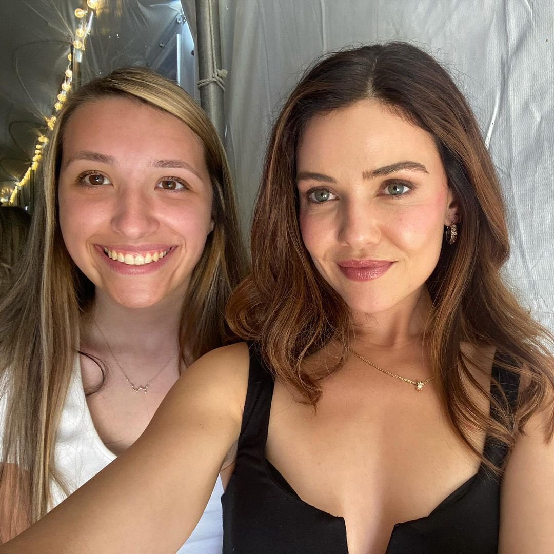 Danielle campbell Fan tweet media