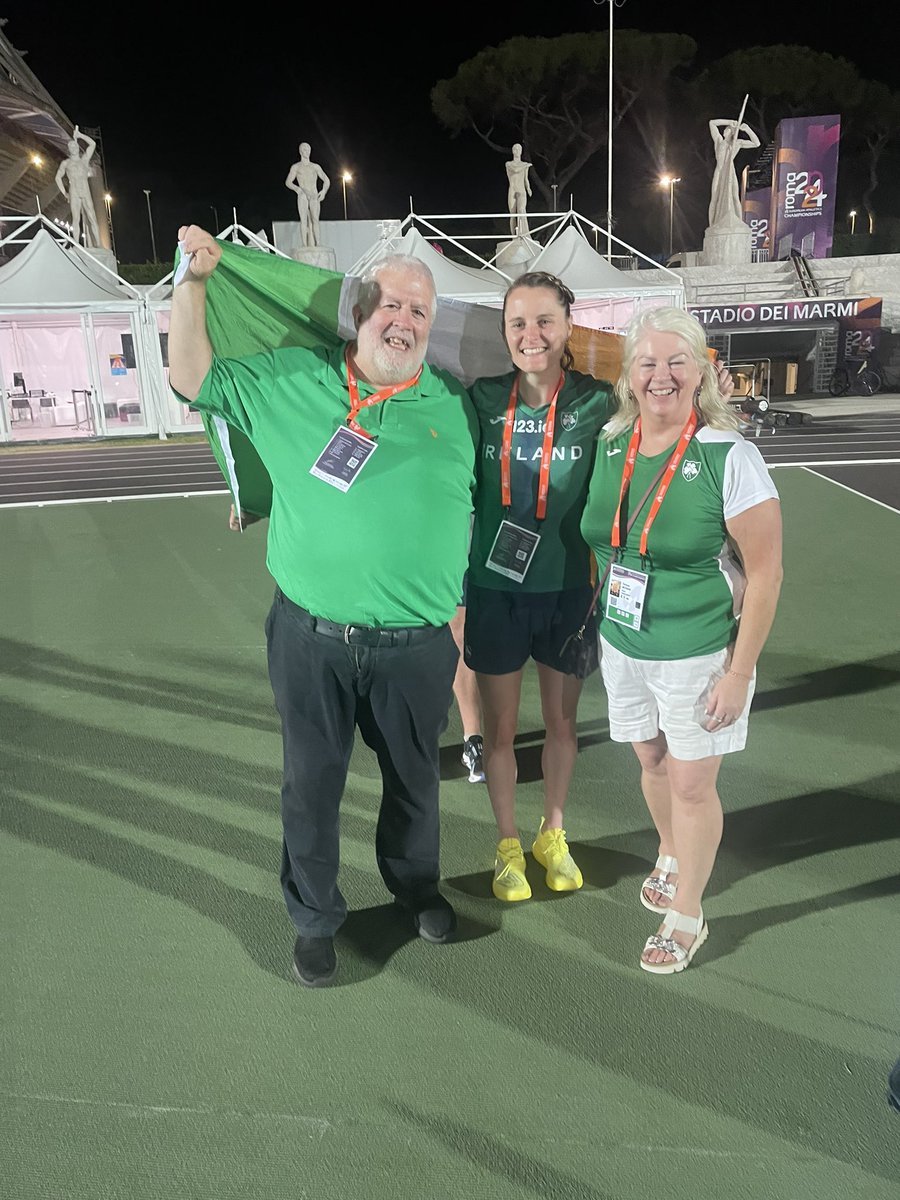 fintanreilly's tweet image. Walk of a Champion, tears of a President and joys of a Team Manager and crew. Take a bow @ciaramageean 1500m European Champion. @irishathletics @rorycassidy01 @teresa_mcdaid @DecMonaghan @runphysiocm @clitherbot