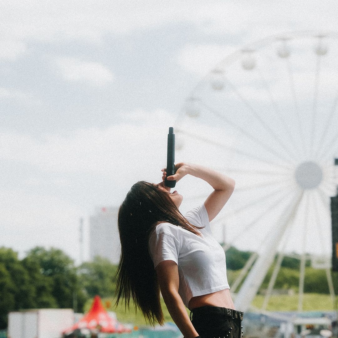 Chrissy Costanza tweet media