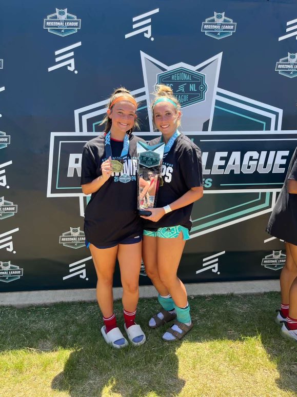 Finished my club career as a champion! Thank you @FCDwomen <a href="/GazEvans23/">Gareth Evans</a> for an amazing last year ❤️💙❤️💙