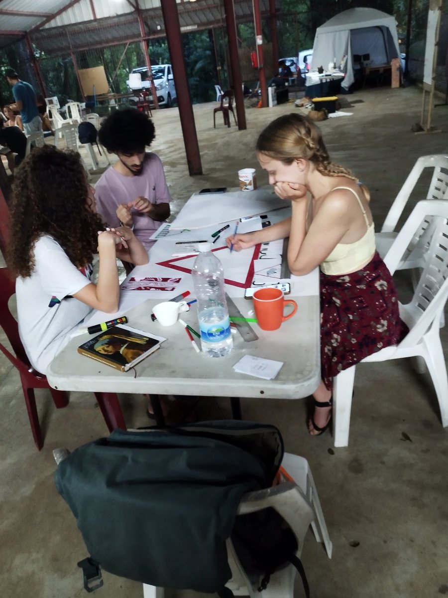 HumanityFTW1's tweet photo. #Manikou : notre biodiversité, notre trésor 🌱🐭
Des jeunes  de Croatie🇭🇷, d'Italie🇮🇹, du Portugal🇵🇹 et de Martinique mobilisés à la #Martinique aux côtés de Humanity For The World (HFTW) pour la protection de la sarigue à oreilles noires ou Didelphis marsupialis (Manikou)🫶🏾 https://t.co/cF2osN1aVn