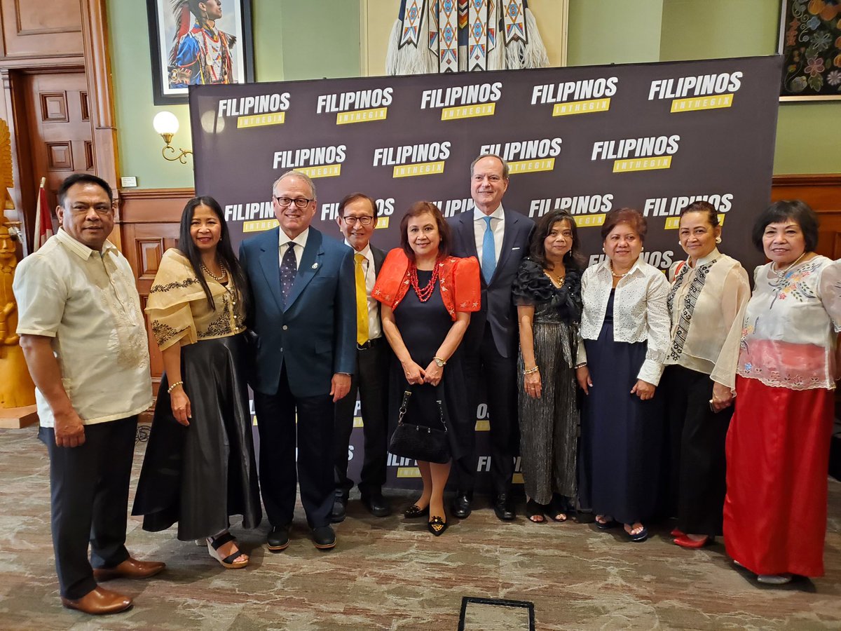 RaymondChoPC's tweet photo. Fantastic #FilipinoHeritageMonth last week at Queen's Park by @FilipinosinThe6 honouring Filipino heritage and culture ๐ต๐ญ
Great to see my good friends from #ScarbTOFederation of #FilCan ON President Monina Lim-Serrano, @PCCFupdates President Rosemer Enverga and Trustee @GTanuan! https://t.co/PJTyP4SB5T