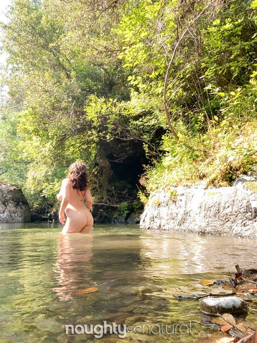 In the cold, cold creek's is where I like to be. 💦 https://t.co/ATihNRqw3D