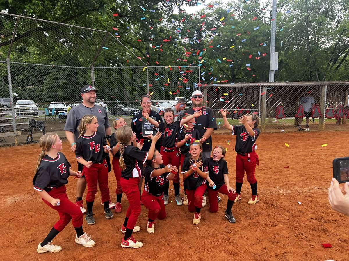 tornadotatum15's tweet photo. MY LAST 8U RING EVER!
PGF 8U TENNESSEE STATE CHAMPS!
Undefeated on the weekend after facing some great competition!
I had some great slaps and catches in the outfield!
#PGFsoftball #ForceElite #USSSA #Travelball https://t.co/z1sThZUFYq