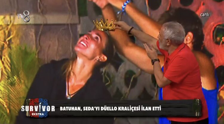 Murat Özarı: “Seda’yı ayakta alkışlıyorum. Atakan gibi bir yarışmacıyı 4-0’dan gelip yenmek her babayiğidin harcı değildir. Batuhan, ona taç takacaktı. Ben takıyorum. Seda’nın hakkı budur. Görün Türkiye. Bu kadın bir kraliçedir.”
#SurvivorAllStar2024 #SurvivorEkstra