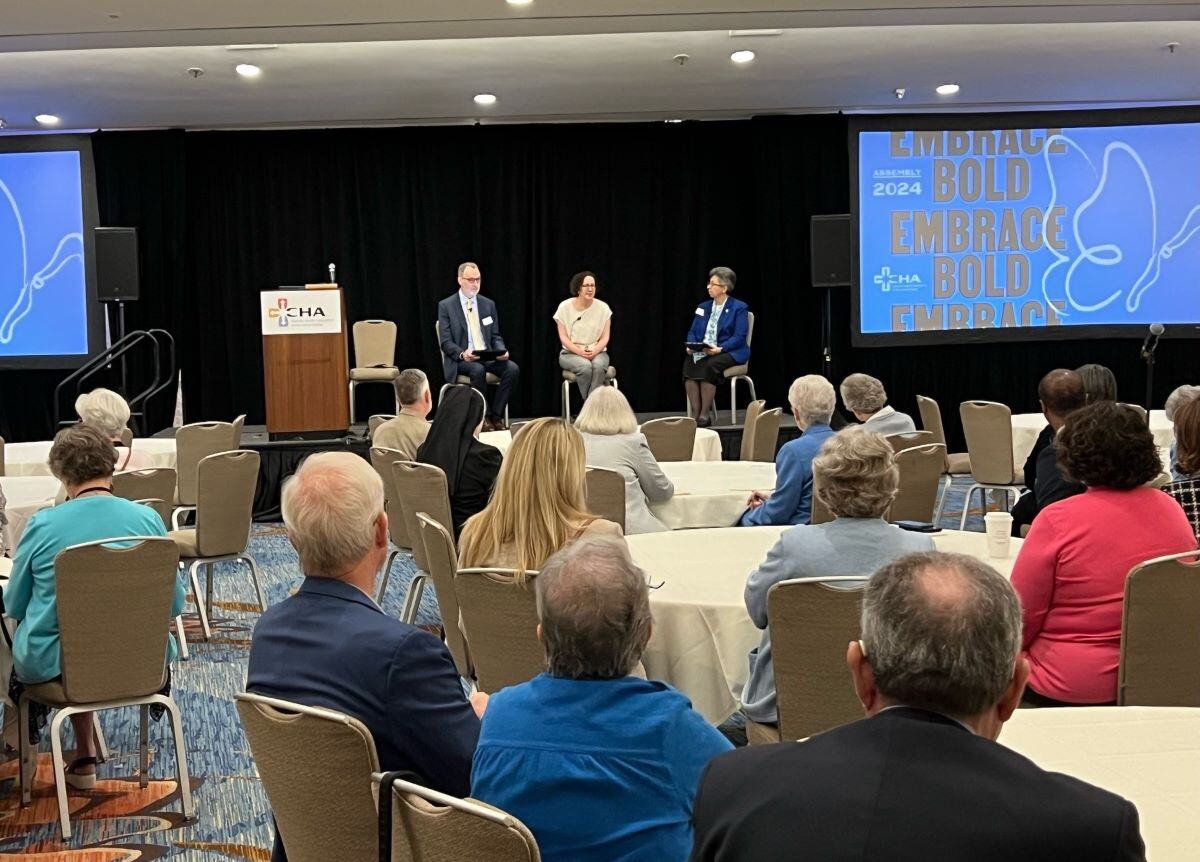 TheCHAUSA's tweet photo. New to #2024CHA Assembly this year are peer connection conversations, such as this one featuring author, professor and keynote speaker Amy Finkelstein that was led by CHA’s Diarmuid Rooney and Sr. Teresa Maya. https://t.co/SH7fnrJlR5