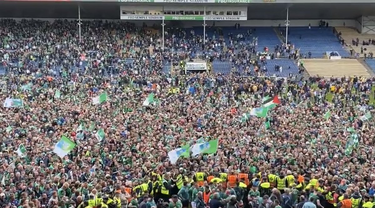 SCurtinadare's tweet photo. How lucky are us Limerick Hurling Supporters to be able to live through these memories! The team has given us years of joy that we waited so long for and we certainly are not tiring of it! @LimerickCLG #whatateam #limerick #hurling https://t.co/hTlAJtgusV