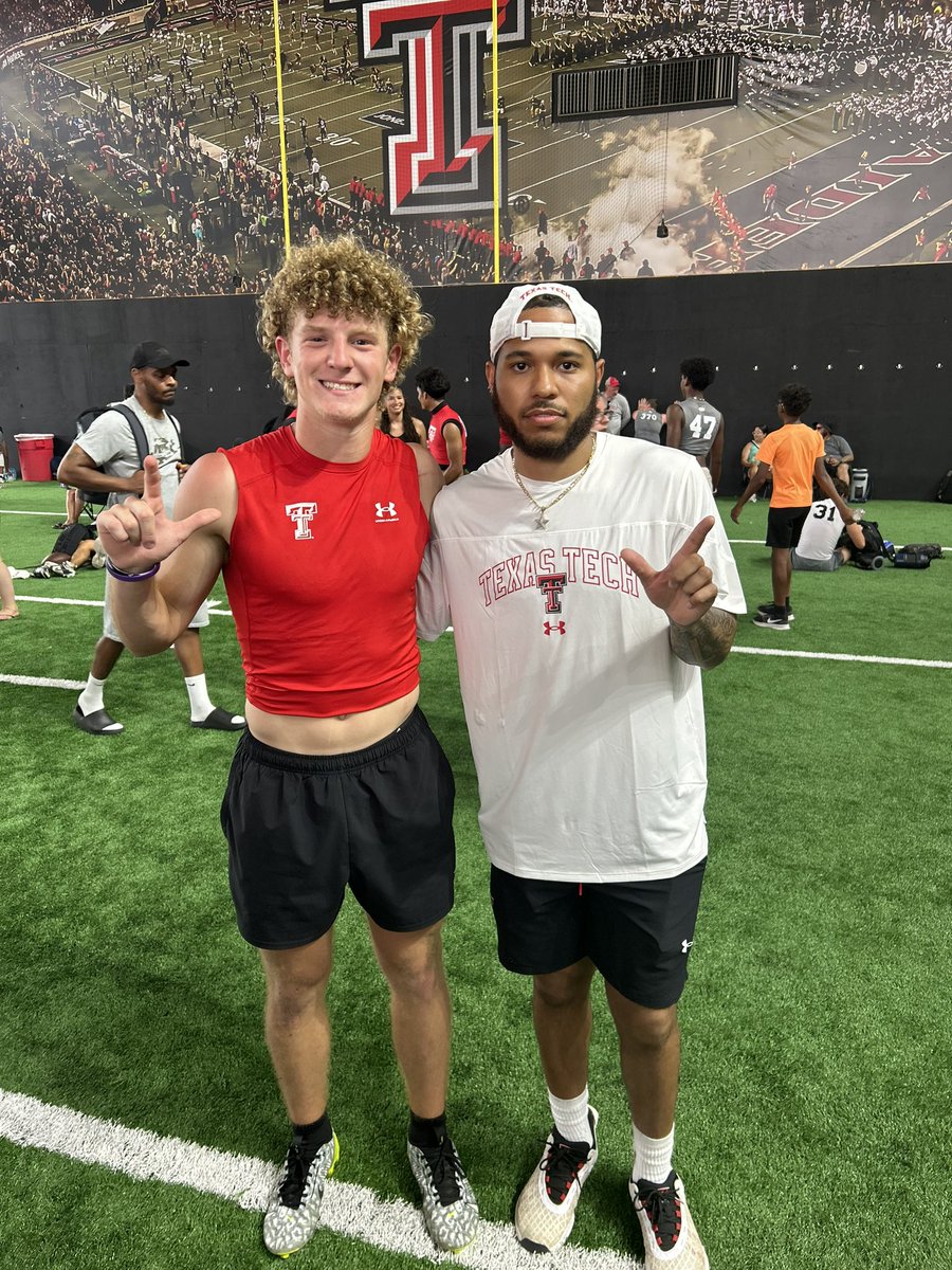 11OliverParsons's tweet photo. Had a great day at @TexasTechFB camp!!! Thanks to @CoachOverton_ and @COACHJUICE_  for helping me improve my game!!
@JoeyMcGuireTTU @CoachMason_1 @ChadDunnam @sandiefootball @SandieTrackAHS @CoachMathis_ @JVNYLFILMS @806hsscmedia https://t.co/RFSBHjg1bx