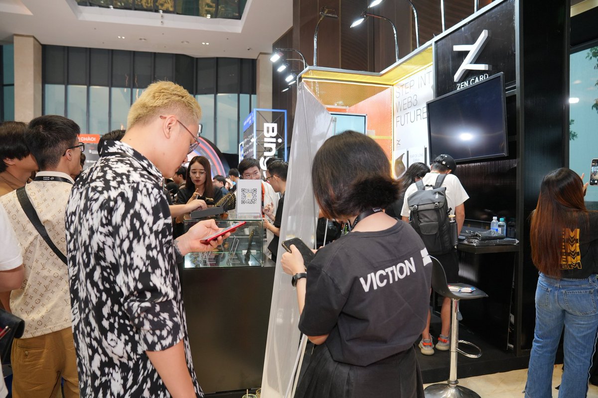 OfonKvng's tweet photo. Happy to have been at the @gmvn_official Vietnam Blockchain Week and it was mind-blowing!
The "New Wave of Layer-1 Blockchain" panel discussion was insightful and the @BuildOnViction team crushed it!
Great to see so many people repping #Viction merch
#LeadToLimitlessFuture https://t.co/vdyVmSIwY1