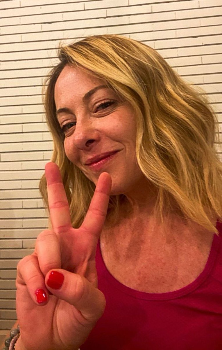 GiorgiaMeloni's tweet image. GRAZIE! 🇮🇹
@FratellidItalia si conferma primo partito italiano, superando il risultato delle scorse elezioni politiche.