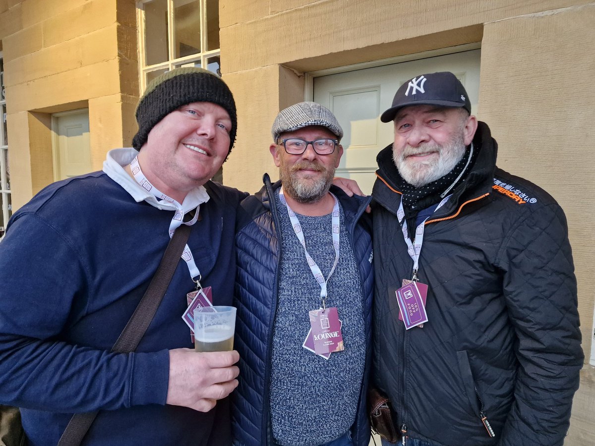 IanTordoff's tweet photo. @dominicbrunt @TKMaxx_UK @ThePieceHall Fantastic to meet you and Joshua tonight at the Blondie gig. Thanks for taking the time out for the chat and photo. https://t.co/CsofINwj3e