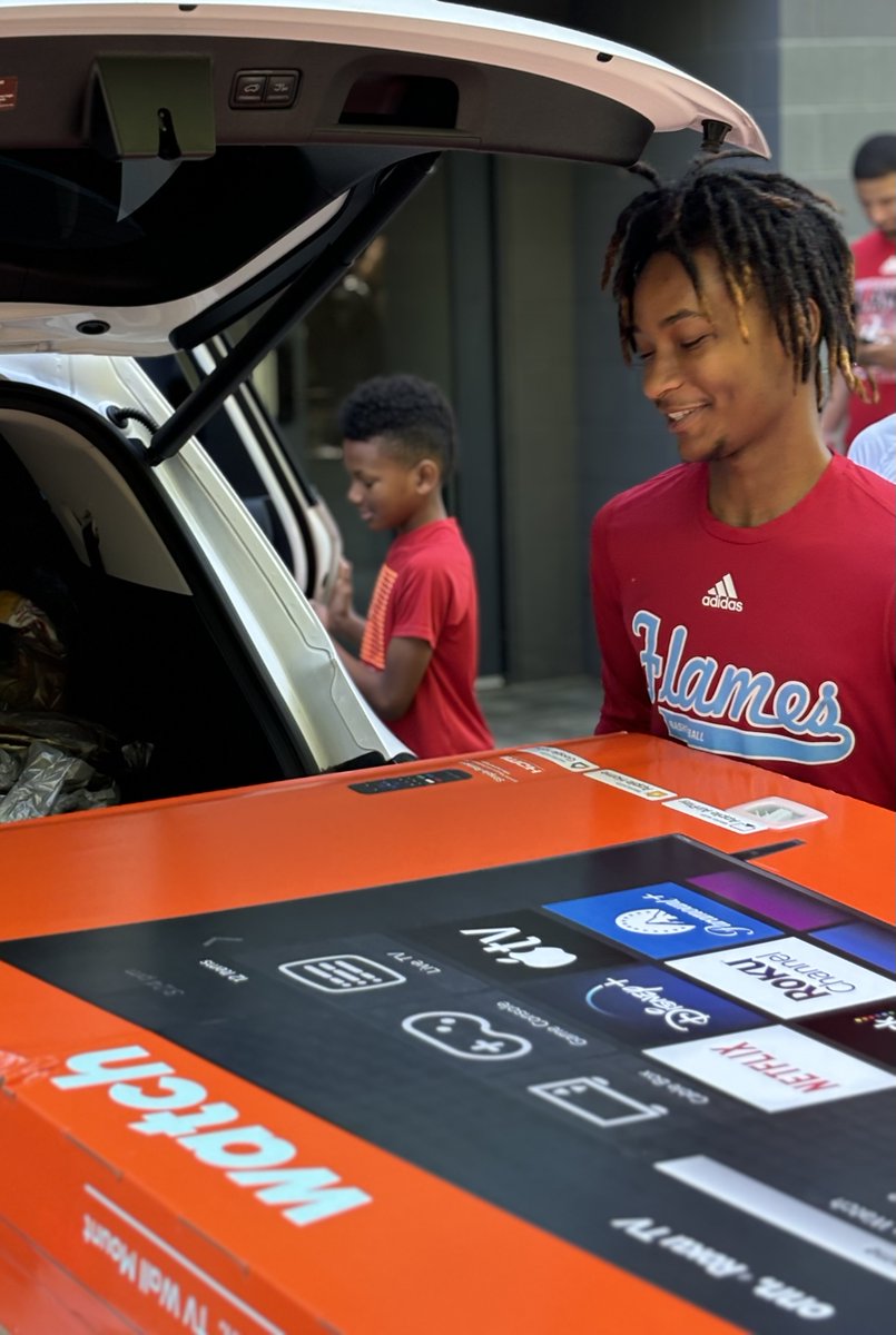 UIC Men's Basketball 🔥🏀 tweet media