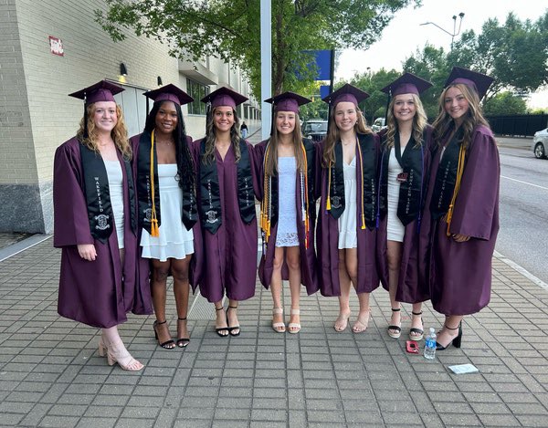 Congrats Seniors! Thanks for an amazing 4 years…🥎❤️🥳<a href="/BlandDayna/">Dayna Bland</a> <a href="/brookesb2006/">Brooke Masingale</a> <a href="/katiepugh_25/">Katie Pugh</a> <a href="/LaurMcd22/">Lauren McDonald</a> <a href="/ariahkdavis9/">Ariah Davis</a> <a href="/NoaGrunow/">Noa Grunow</a>