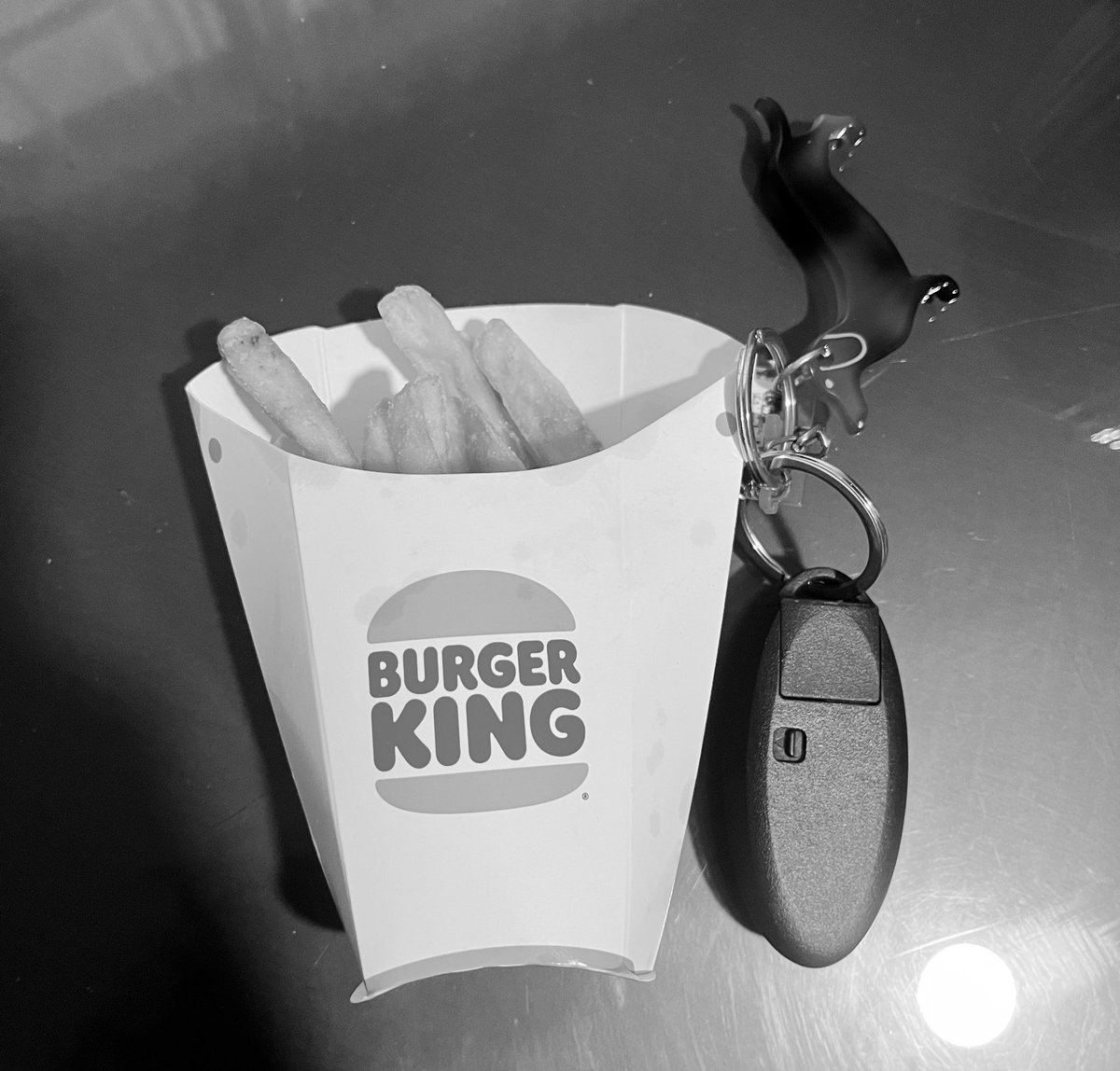 Las papas “grandes” de #BurguerKing #México me rompieron el cora 💔  Del tamaño de unas llaves 🫠

#papasalafrancesa #burguerkingmx #decepción