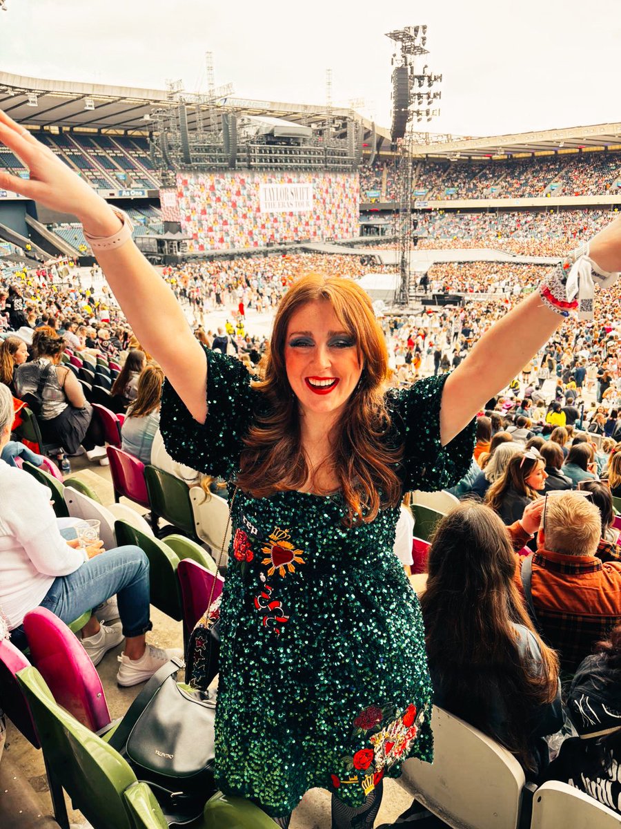 beccaBLC's tweet photo. @taylornation13 The most magical evening! 🫶 https://t.co/JdC3j1F0TN