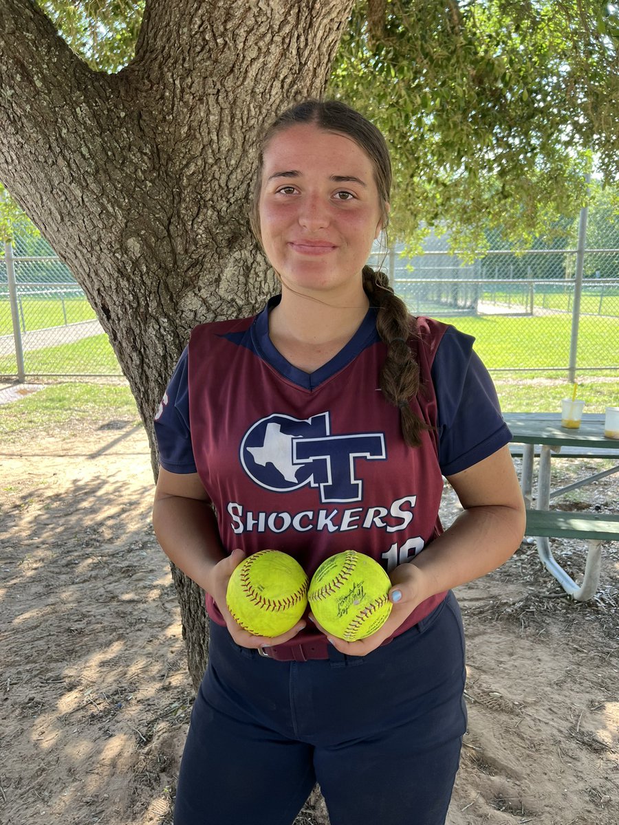 💣💣 Alert! Back-to-Back homeruns for <a href="/Bhebert2026/">Bella Hebert</a> today! Way to hit, kid!