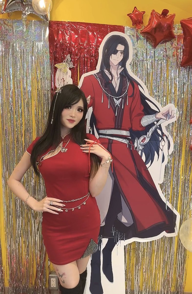 LoveMissWhitney's tweet photo. Happy Hua Cheng Day! ♥️ #花城 #三郎 #天官賜福 https://t.co/lxBZjckAhm
