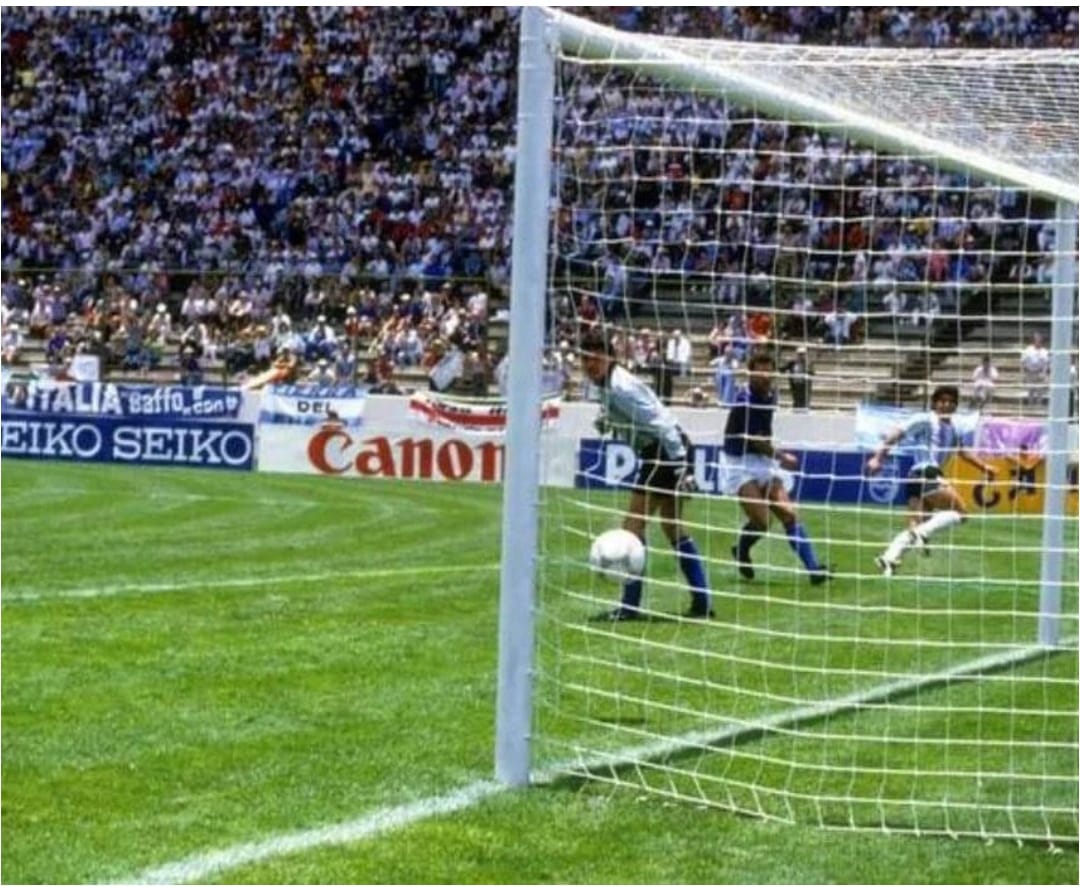 MARADONA INEDITO tweet media